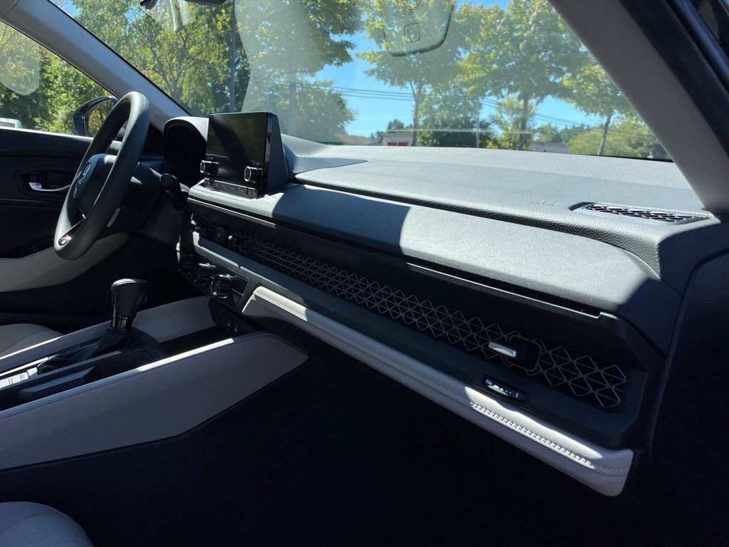 Used 2024 Honda Accord EX image 33