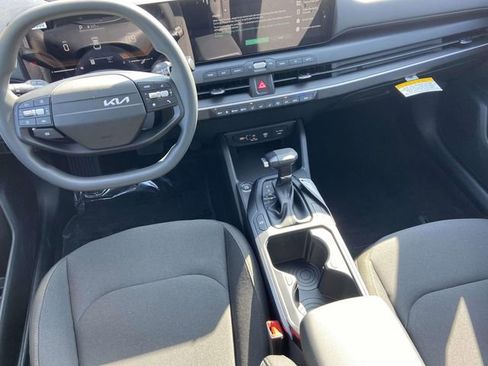 New 2026 Kia K4 FWD image 9