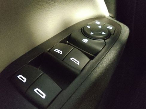 Used 2018 Chevrolet Equinox LS image 27