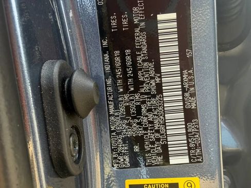Used 2019 Toyota Highlander XLE AWD/4WD image 35