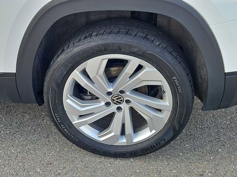 Used 2023 Volkswagen Atlas SE w/ Panoramic Sunroof Package image 8