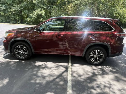 Used 2016 Toyota Highlander XLE FWD image 8