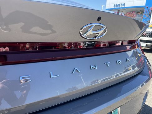 Used 2023 Hyundai Elantra SEL FWD image 28