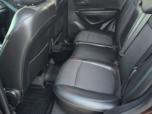 Used 2016 Chevrolet Trax LT w/ LT Sun and Sound Package image 9