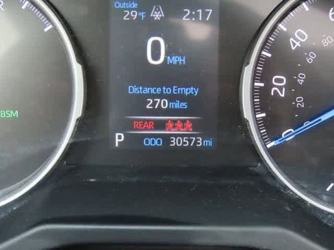 Used 2021 Toyota RAV4 XLE Premium image 25