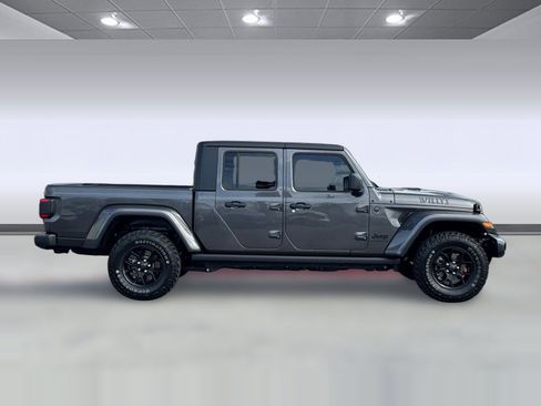 Used 2025 Jeep Gladiator Sport AWD/4WD image 7