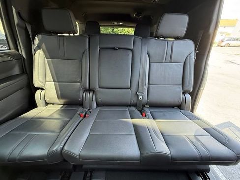 Used 2023 Chevrolet Suburban RST w/ Luxury Package AWD/4WD image 17