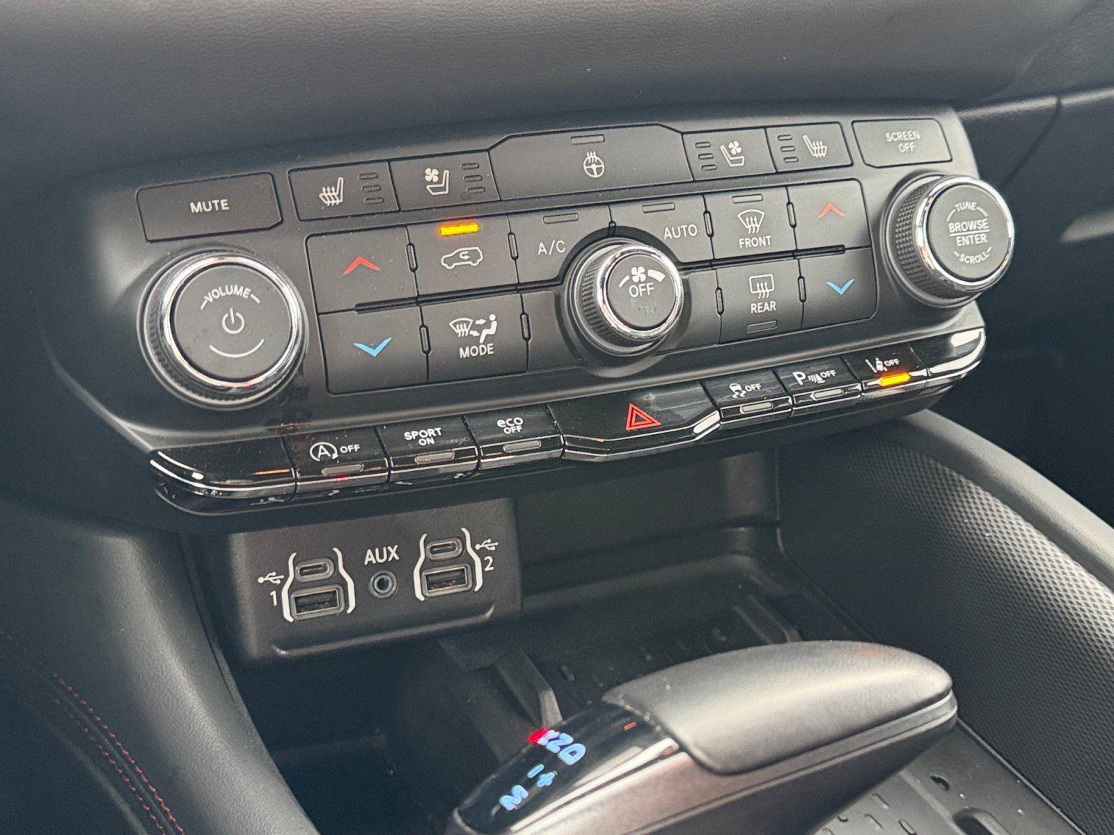 Used 2025 Dodge Durango GT AWD/4WD image 29