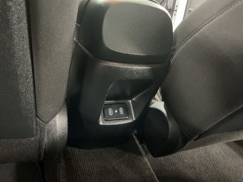 Certified 2025 Hyundai Elantra SE FWD image 12