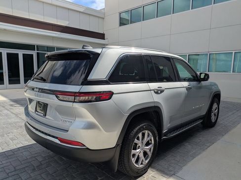 Used 2022 Jeep Grand Cherokee Limited w/ MOPAR Finishing Package RWD image 6