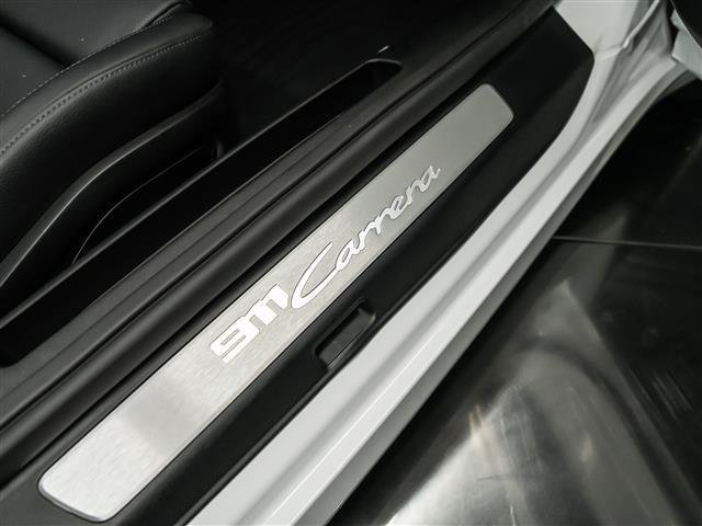Certified 2025 Porsche 911 Carrera RWD image 23