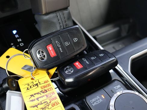 Used 2024 Toyota Tundra SR5 AWD/4WD image 31