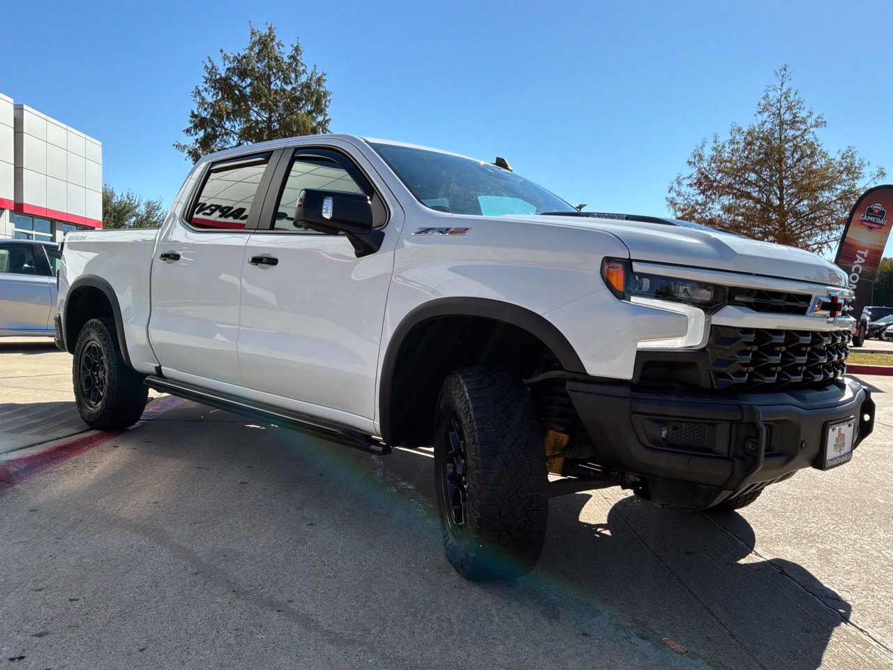 Used 2024 Chevrolet Silverado 1500 ZR2 w/ ZR2 Bison Edition AWD/4WD image 4