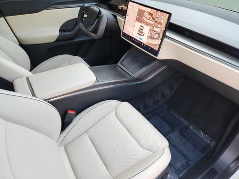 Used 2022 Tesla Model X Plaid AWD/4WD image 7