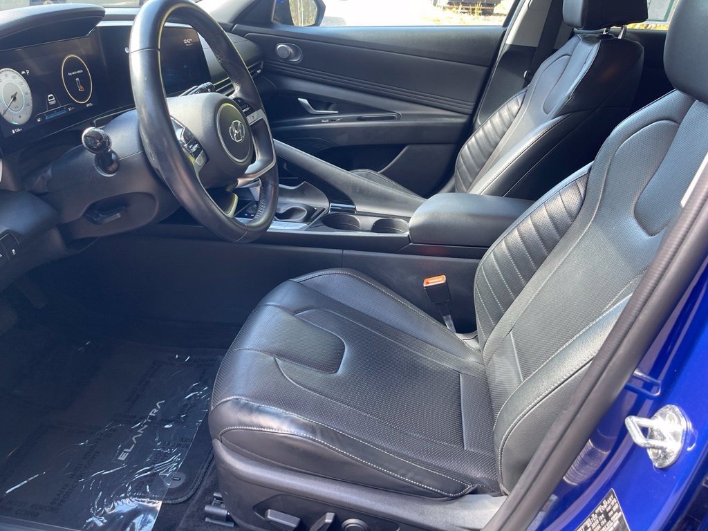 Used 2022 Hyundai Elantra Limited FWD image 15