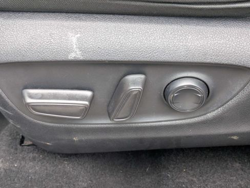 Used 2024 Toyota RAV4 XLE FWD image 19