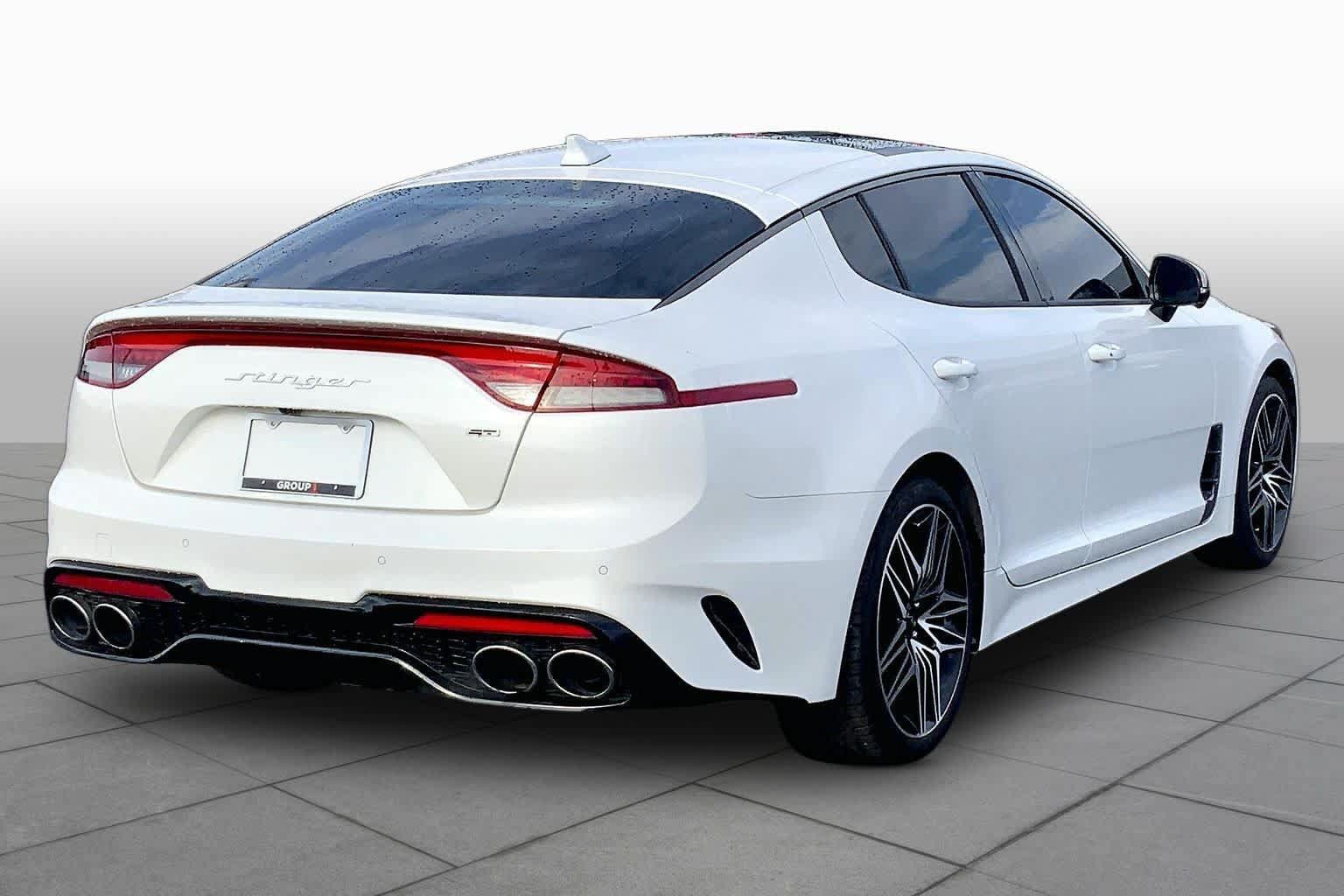 Used 2023 Kia Stinger GT2 RWD image 13