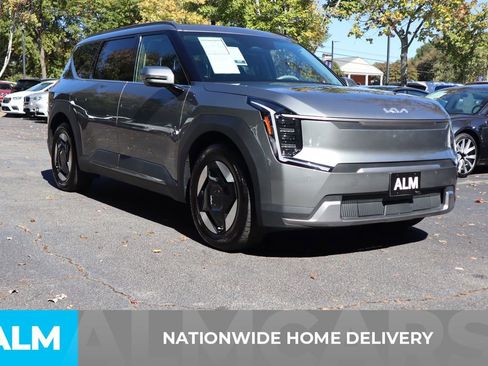 Used 2024 Kia EV9 Wind image 5