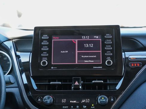 Used 2022 Toyota Camry LE image 14