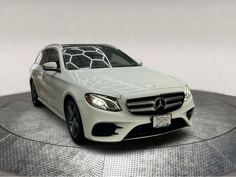Used 2017 Mercedes-Benz E 400 4MATIC Wagon image 2