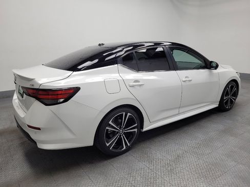 Used 2021 Nissan Sentra SR w/ SR Premium Package image 10
