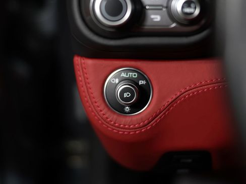 Used 2019 Ferrari Portofino image 60