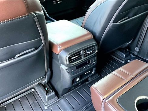 Used 2025 Honda Pilot Elite image 33