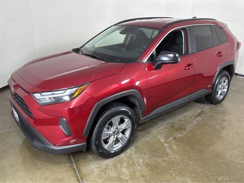 Used 2025 Toyota RAV4 LE image 12