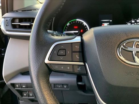 Used 2023 Toyota Sienna XLE w/ Protection Package (TMS) FWD image 23