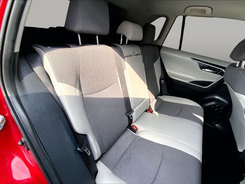 Used 2024 Toyota RAV4 XLE FWD image 18