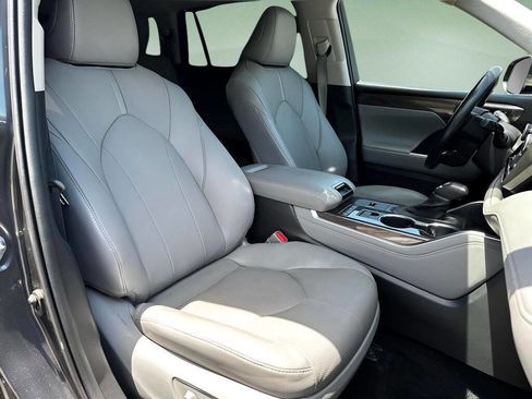 Used 2020 Toyota Highlander Limited image 31