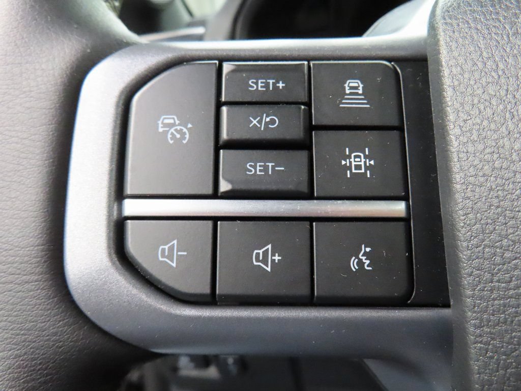 Used 2025 Ford F150 Lariat AWD/4WD image 57