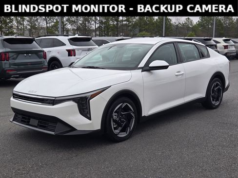 Used 2025 Kia K4 EX image 3