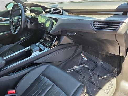 Used 2024 Audi Q8 e-tron Premium Plus w/ Premium Plus Package AWD/4WD image 22