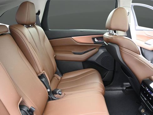Used 2024 Acura MDX SH-AWD w/ Technology Package image 20