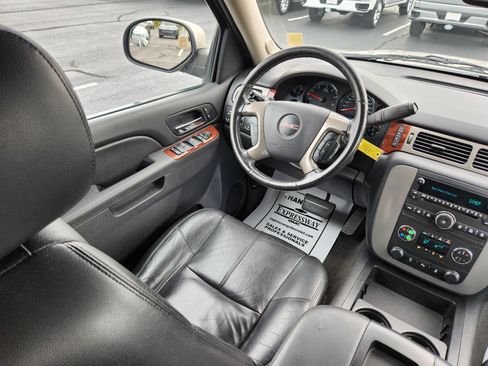 Used 2013 GMC Yukon XL SLT AWD/4WD image 15