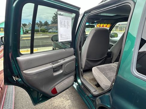 Used 2001 Ford Explorer XLT AWD/4WD image 29