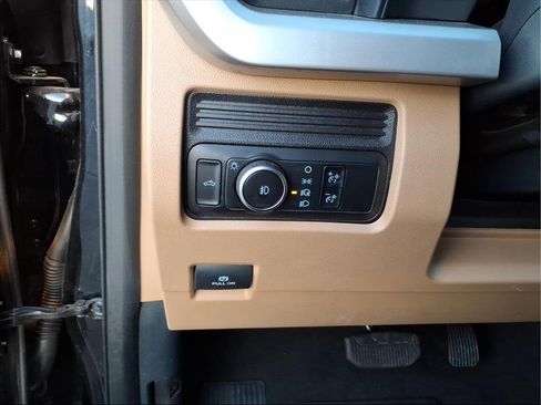 Used 2025 Ford F250 XLT image 13