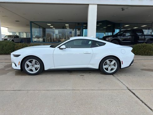 New 2026 Ford Mustang Coupe image 4
