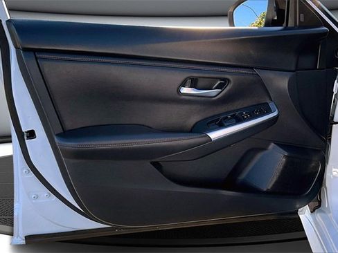 Certified 2025 Nissan Sentra SR image 19