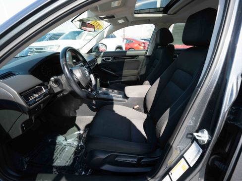 Used 2023 Honda Civic EX image 9