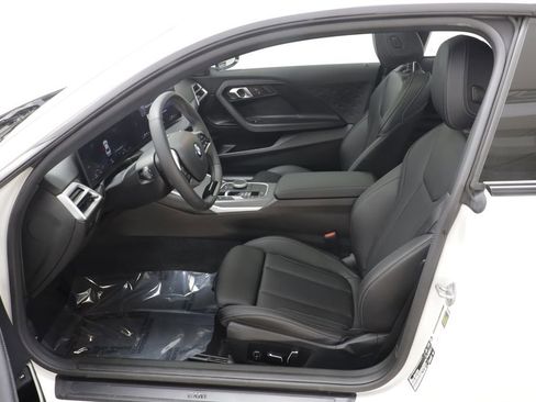 Certified 2025 BMW 230i xDrive Coupe w/ Convenience Package AWD/4WD image 6
