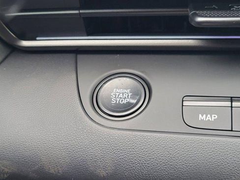 New 2025 Hyundai Elantra SEL image 24