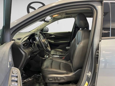 Used 2021 Buick Encore GX Essence w/ Advanced Technology Package FWD image 8