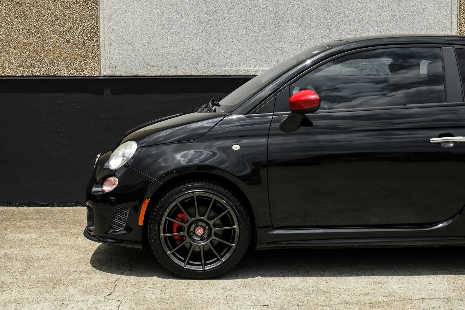 Used 2012 FIAT 500 Abarth w/ Safety & Convenience Pkg FWD image 15