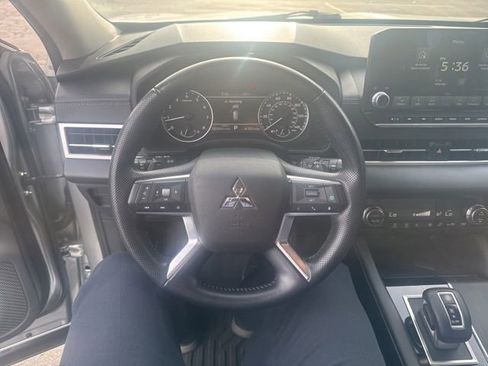 Used 2022 Mitsubishi Outlander SE AWD/4WD image 12