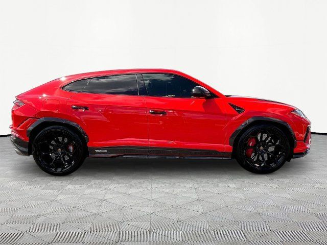 Used 2023 Lamborghini Urus Performante AWD/4WD image 8