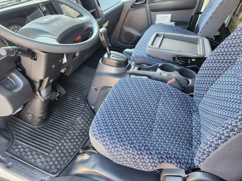 New 2025 Chevrolet Low Cab Forward image 4