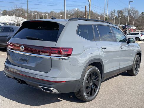 New 2026 Volkswagen Atlas SE FWD image 7