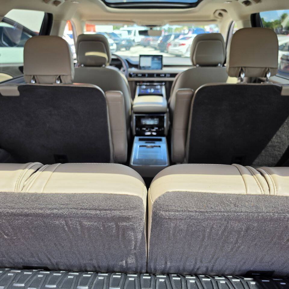 Used 2020 Lincoln Aviator Reserve w/ Equipment Group 201A RWD image 15